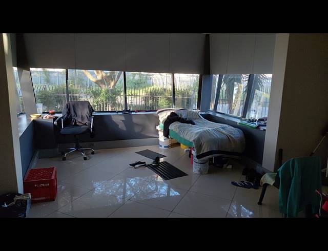 923M² BUSINESS FOR SALE IN RHODESFIELD